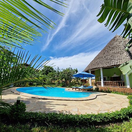 Paradiesische Villa Maisha Mazuri Mit Pool. Terrasse Und Personal Diani Beach Buitenkant foto