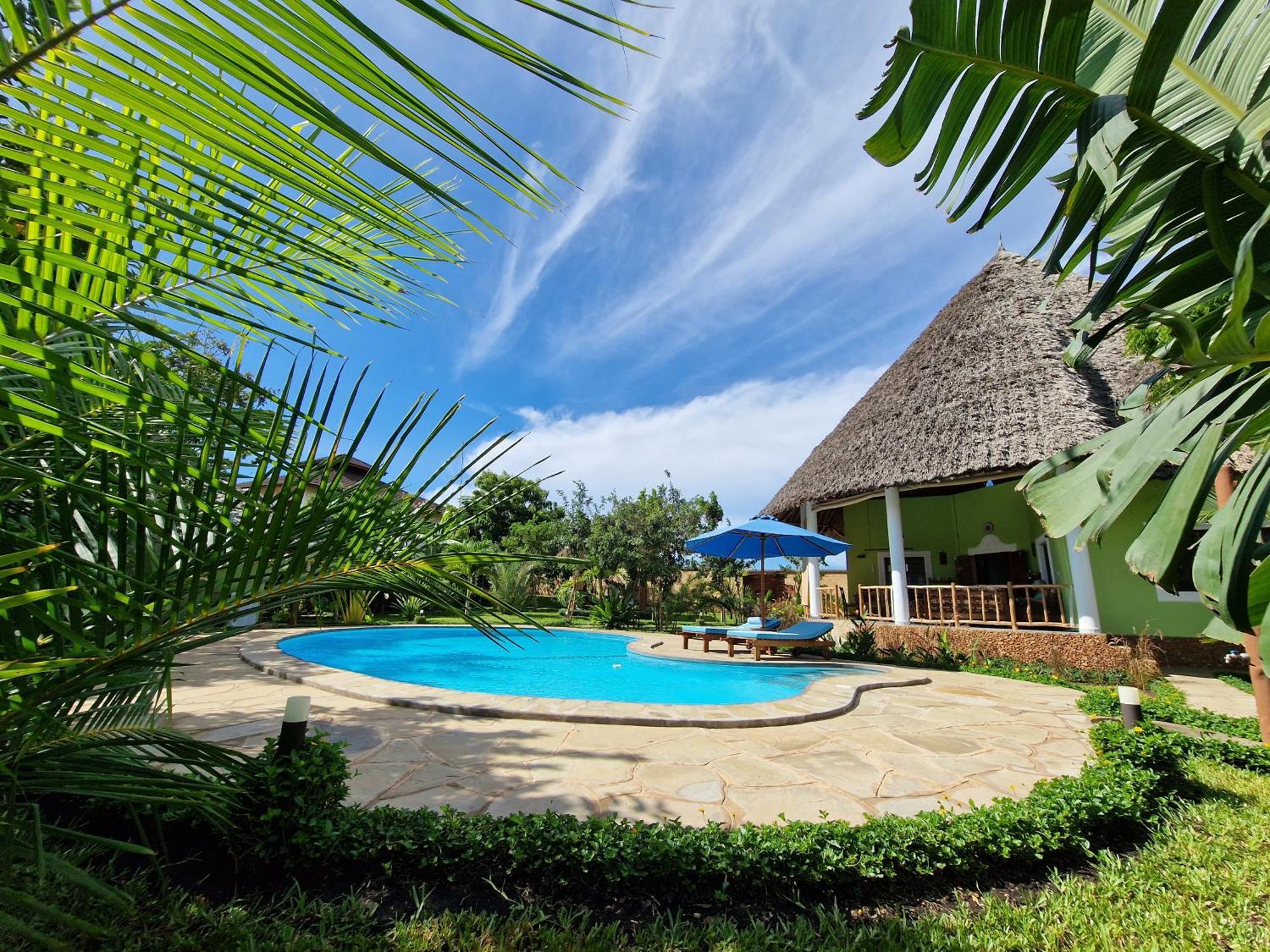 Paradiesische Villa Maisha Mazuri Mit Pool. Terrasse Und Personal Diani Beach Buitenkant foto