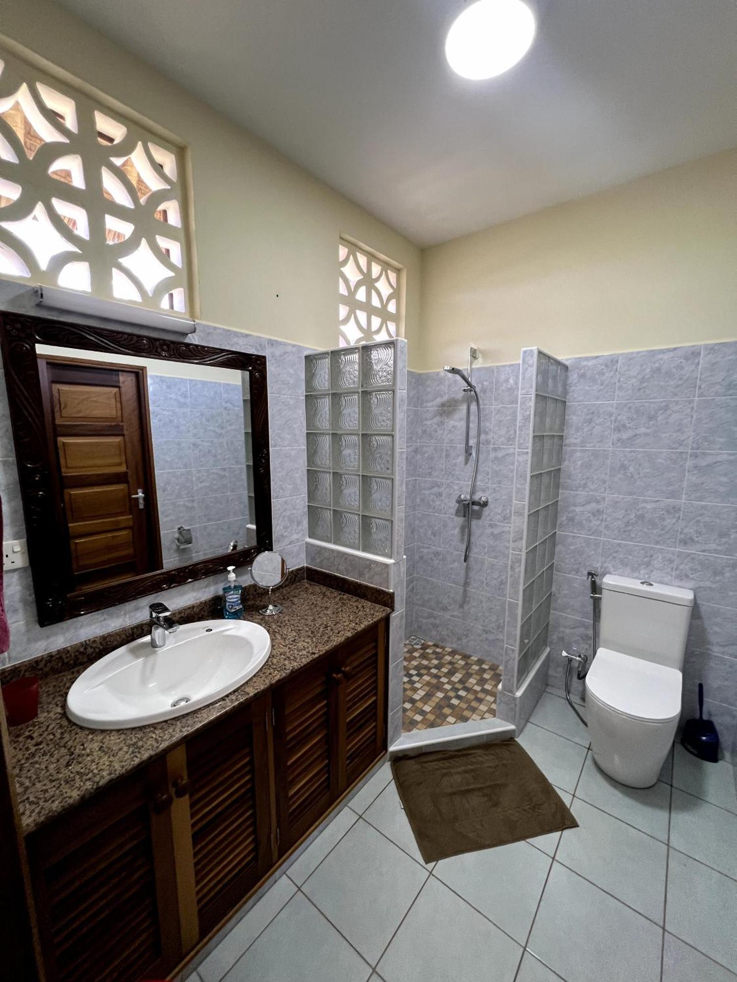 Paradiesische Villa Maisha Mazuri Mit Pool. Terrasse Und Personal Diani Beach Buitenkant foto