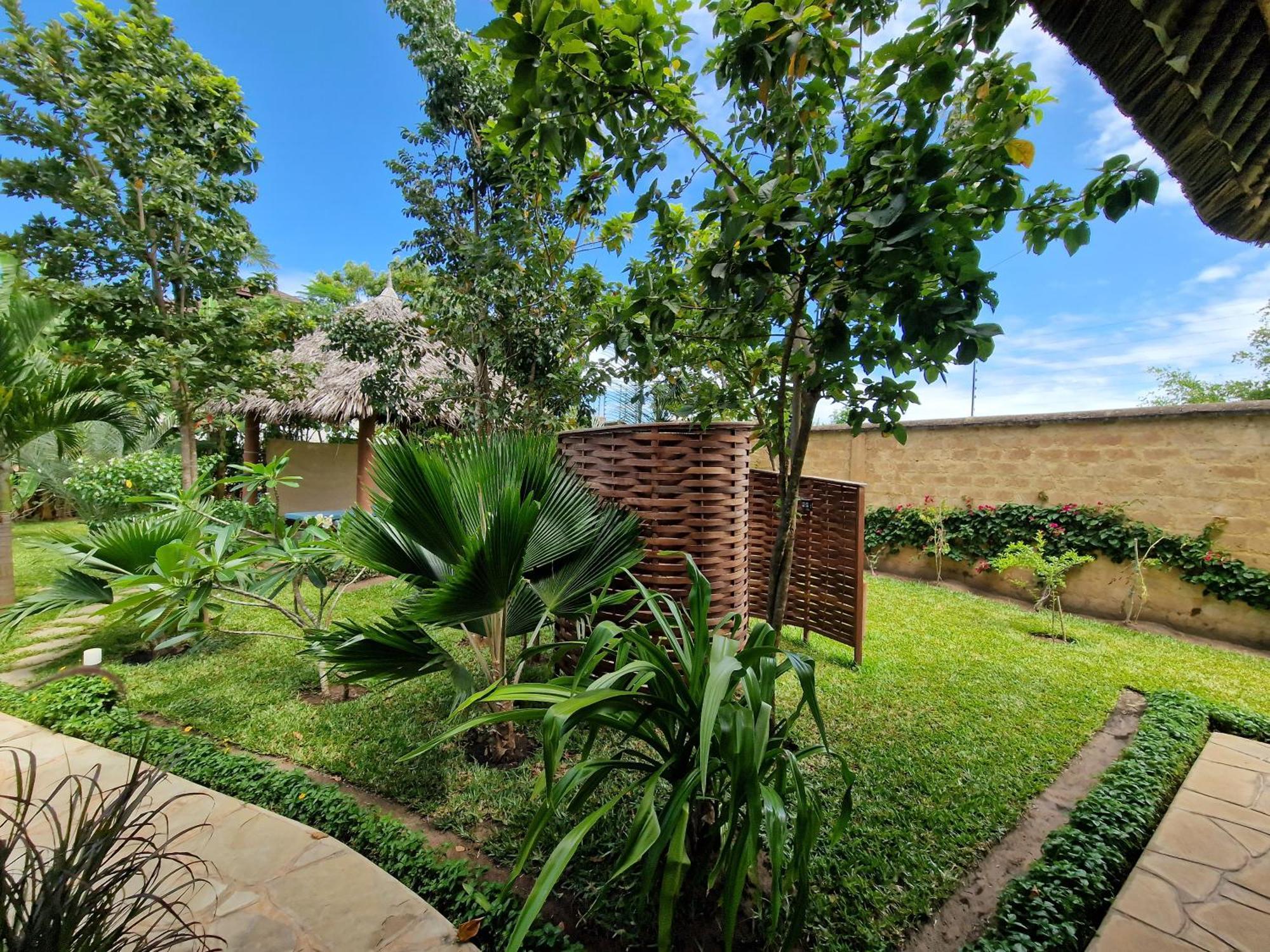 Paradiesische Villa Maisha Mazuri Mit Pool. Terrasse Und Personal Diani Beach Buitenkant foto