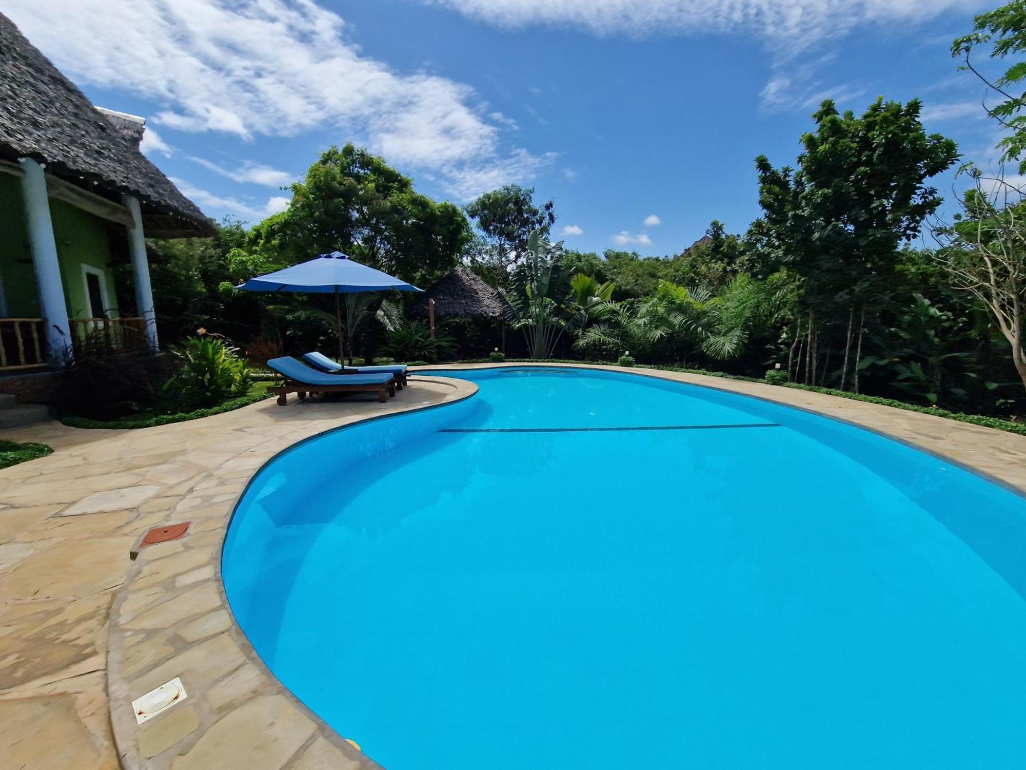 Paradiesische Villa Maisha Mazuri Mit Pool. Terrasse Und Personal Diani Beach Buitenkant foto