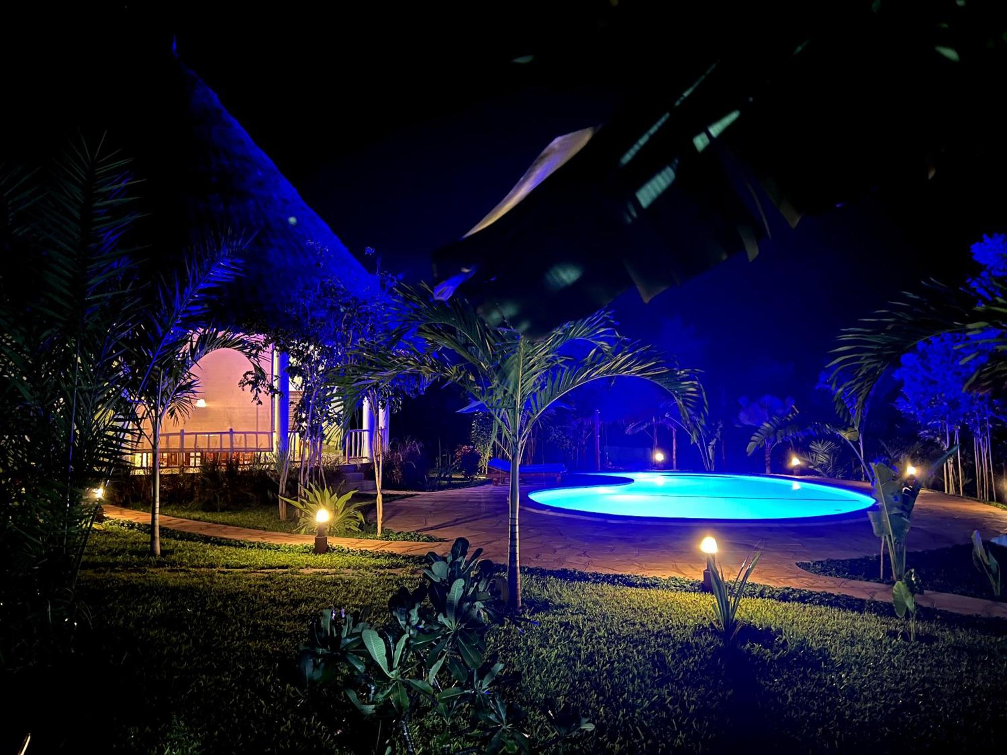 Paradiesische Villa Maisha Mazuri Mit Pool. Terrasse Und Personal Diani Beach Buitenkant foto