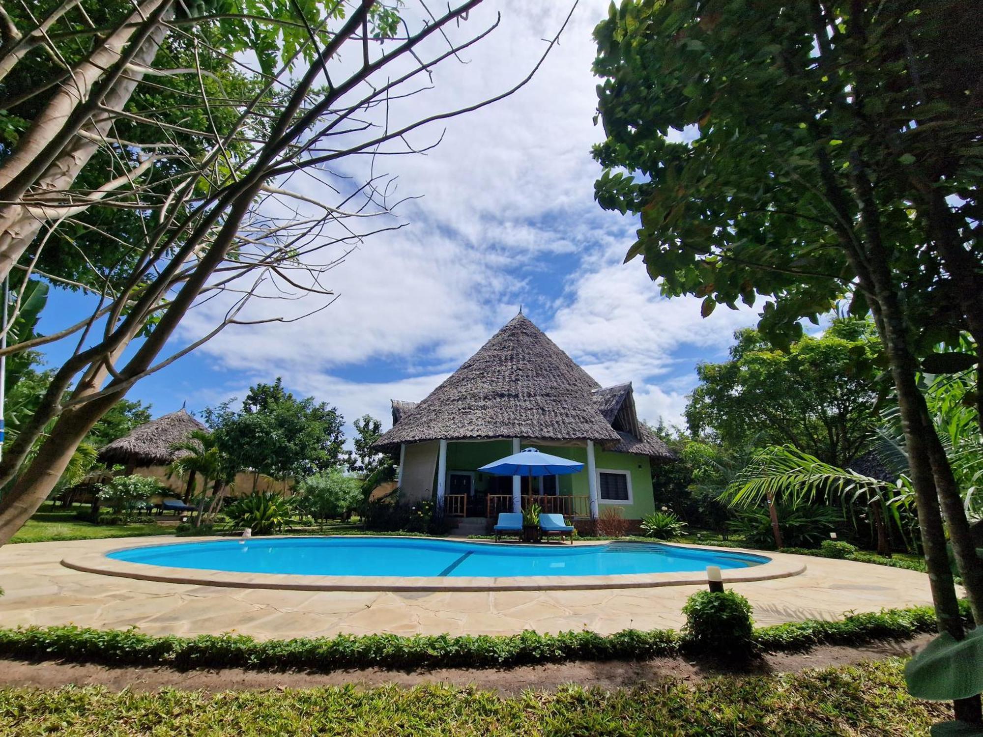 Paradiesische Villa Maisha Mazuri Mit Pool. Terrasse Und Personal Diani Beach Buitenkant foto